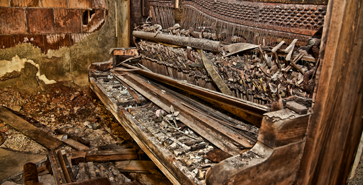 Old Rusty Piano – Urban Exploration